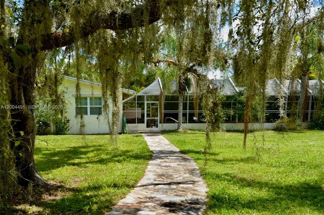 18220 Elmwood, Alva, FL 33920