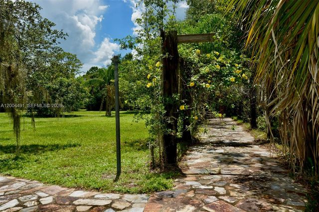 18220 Elmwood, Alva, FL 33920