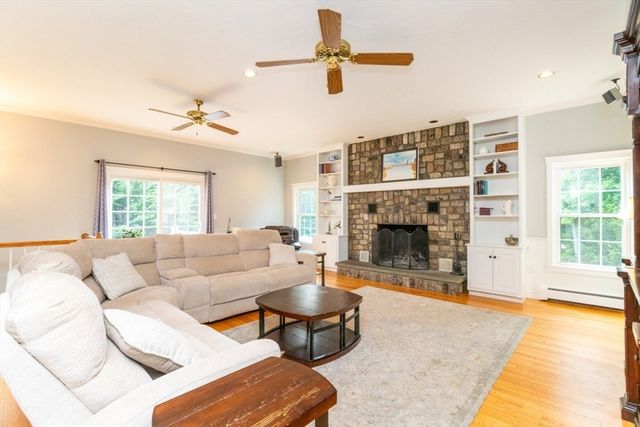 745 Washington St, Walpole, MA 02081
