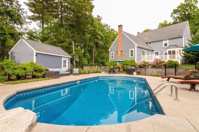 745 Washington St, Walpole, MA 02081