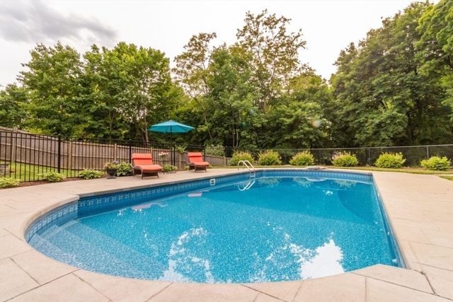 745 Washington St, Walpole, MA 02081