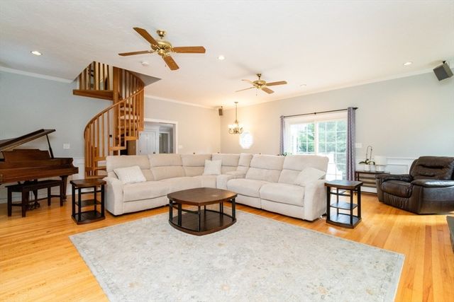 745 Washington St, Walpole, MA 02081