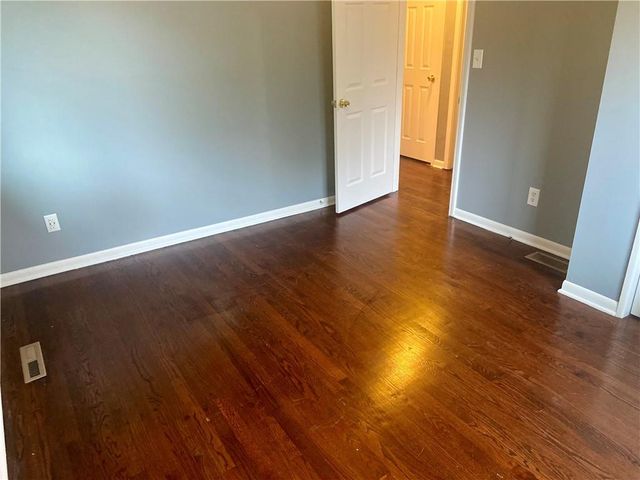 5201 S Norfleet Road, Independence, MO 64055