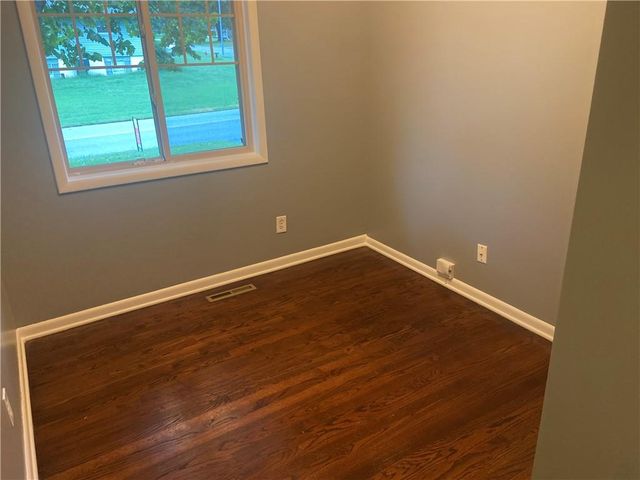 5201 S Norfleet Road, Independence, MO 64055