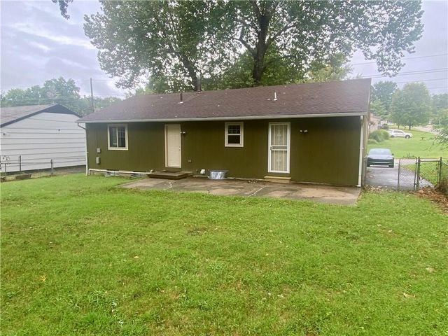 5201 S Norfleet Road, Independence, MO 64055