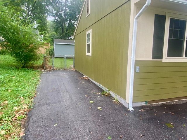 5201 S Norfleet Road, Independence, MO 64055