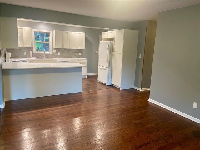 5201 S Norfleet Road, Independence, MO 64055