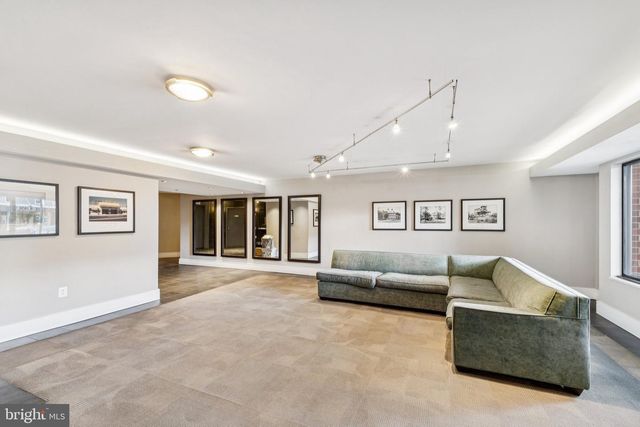 2320 WISCONSIN AVE NW #105, Washington, DC 20007