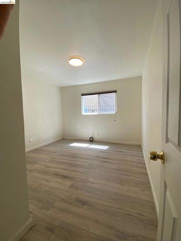 34 1St St, Richmond, CA 94801