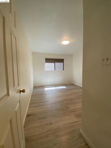 34 1St St, Richmond, CA 94801
