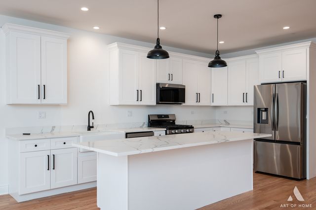 10649 S Sawyer Avenue, Chicago, IL 60655