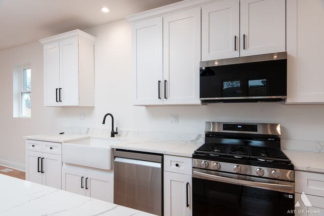 10649 S Sawyer Avenue, Chicago, IL 60655