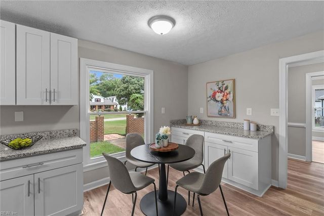 9 Rhodelia LN, Poquoson, VA 23662