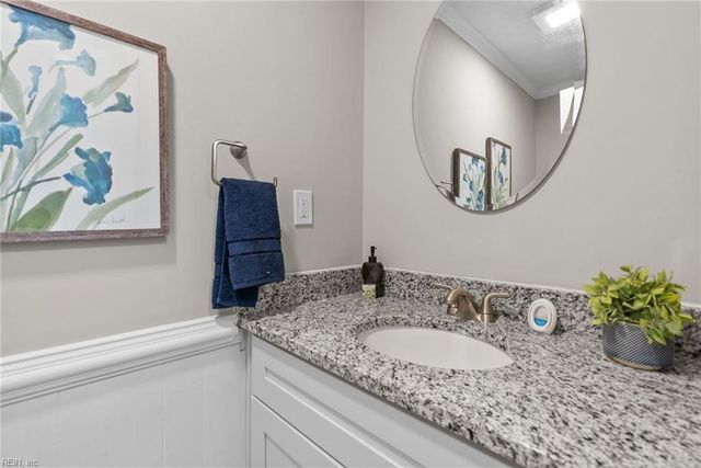 9 Rhodelia LN, Poquoson, VA 23662