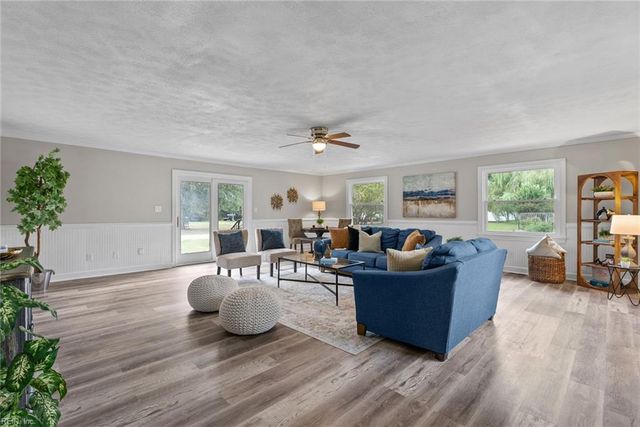 9 Rhodelia LN, Poquoson, VA 23662