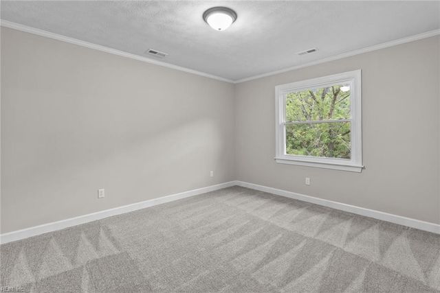 9 Rhodelia LN, Poquoson, VA 23662