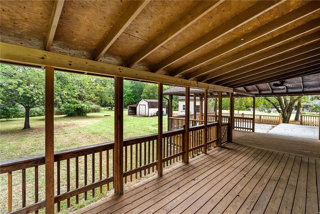 9 Rhodelia LN, Poquoson, VA 23662