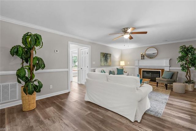 9 Rhodelia LN, Poquoson, VA 23662