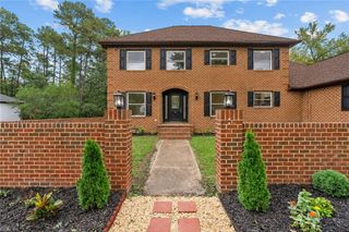 9 Rhodelia LN, Poquoson, VA 23662