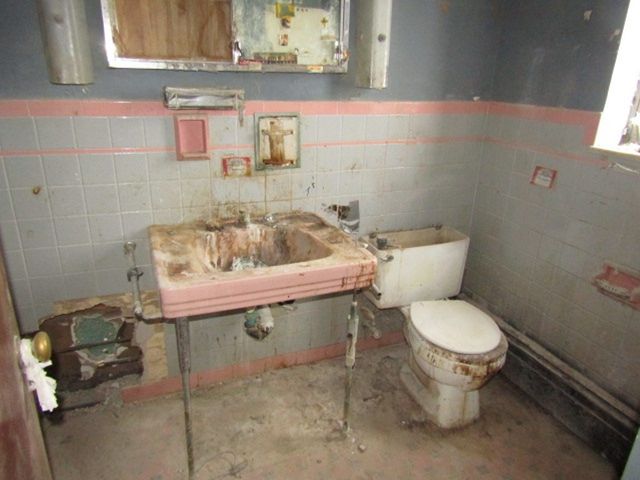 240 E College St, Canonsburg, PA 15317