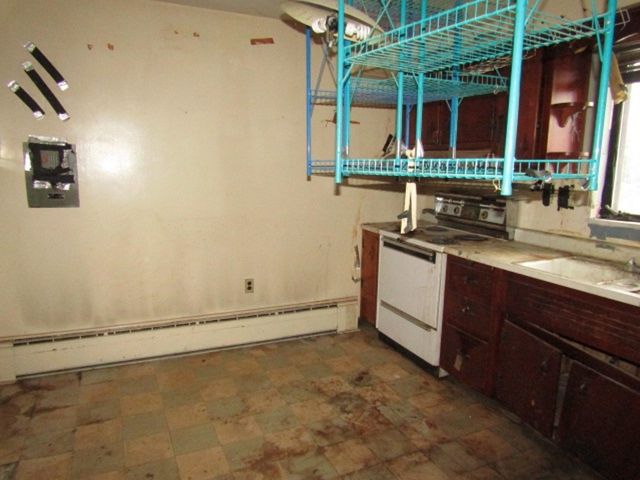 240 E College St, Canonsburg, PA 15317