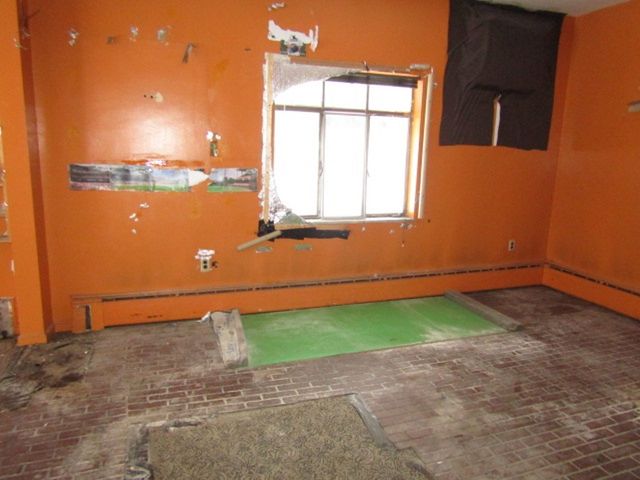 240 E College St, Canonsburg, PA 15317