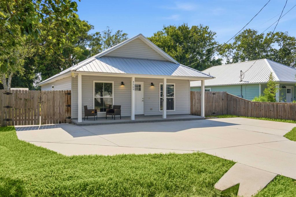 4569 2nd Ave, St Augustine, FL 32095