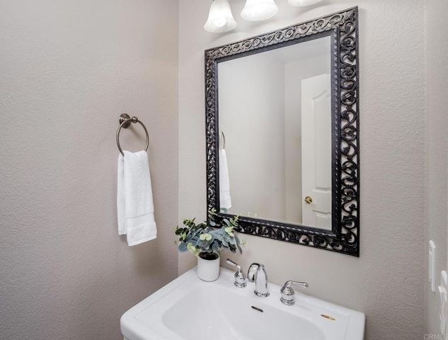 8092 Paseo Arrayan, Carlsbad, CA 92009