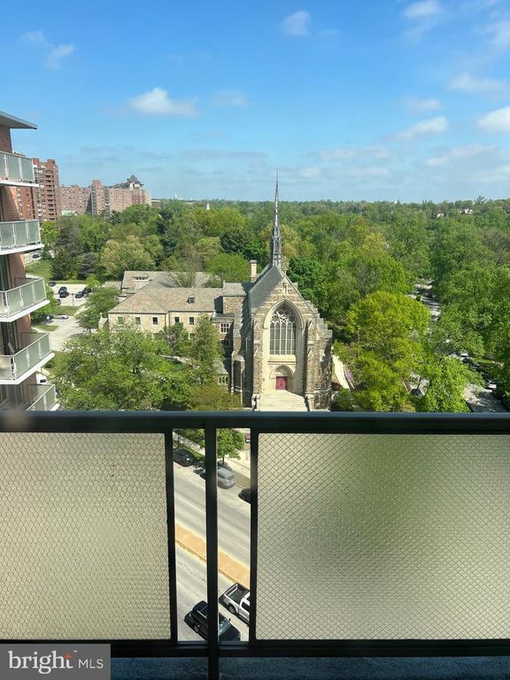 Image 2 of property listing at 1 E UNIVERSITY PKWY #1304, Baltimore, MD 21218