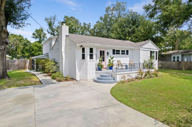 1126 Pleasant Pines Road, Mount Pleasant, SC 29464
