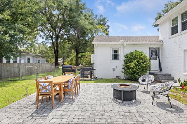 1126 Pleasant Pines Road, Mount Pleasant, SC 29464