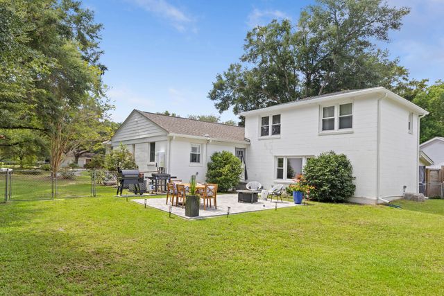 1126 Pleasant Pines Road, Mount Pleasant, SC 29464