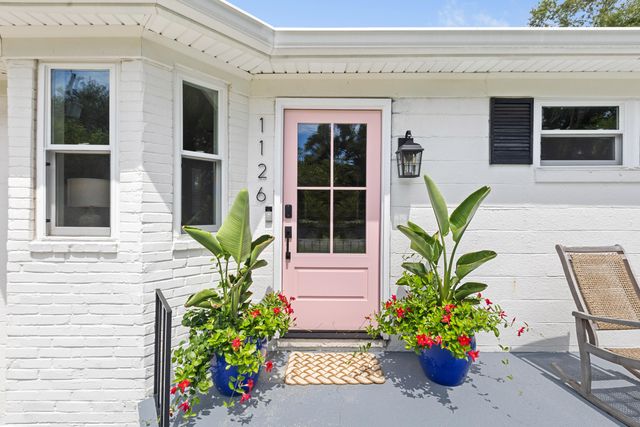 1126 Pleasant Pines Road, Mount Pleasant, SC 29464