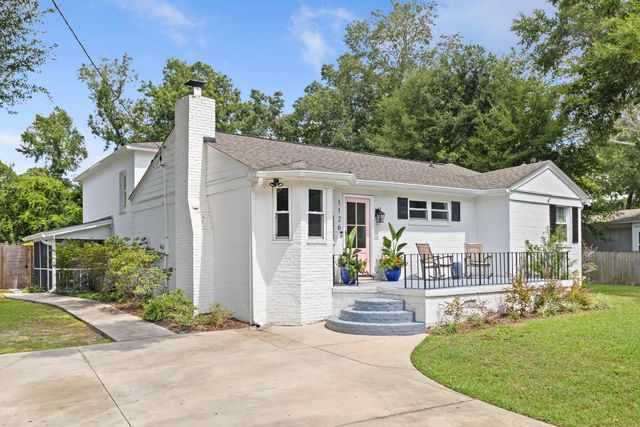 1126 Pleasant Pines Road, Mount Pleasant, SC 29464