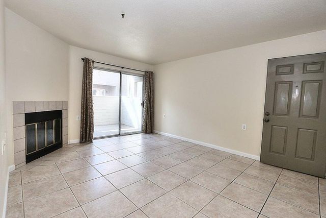 1019 Dornajo Way, Sacramento, CA 95825