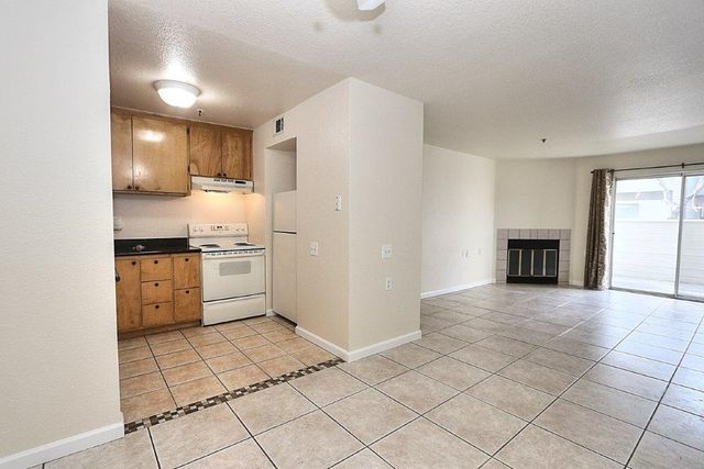 1019 Dornajo Way, Sacramento, CA 95825