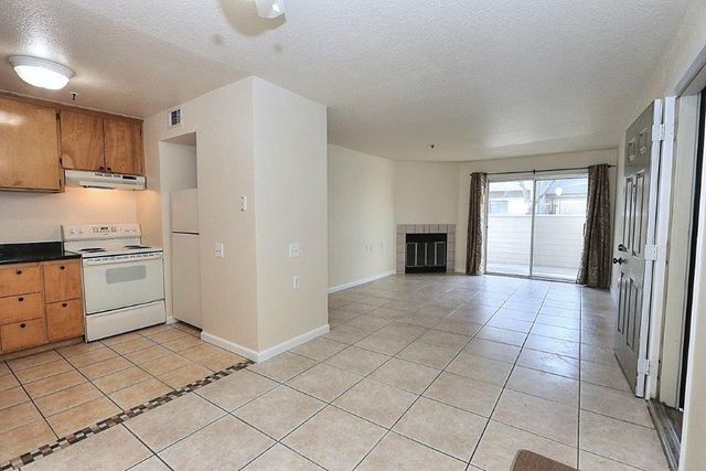 1019 Dornajo Way, Sacramento, CA 95825