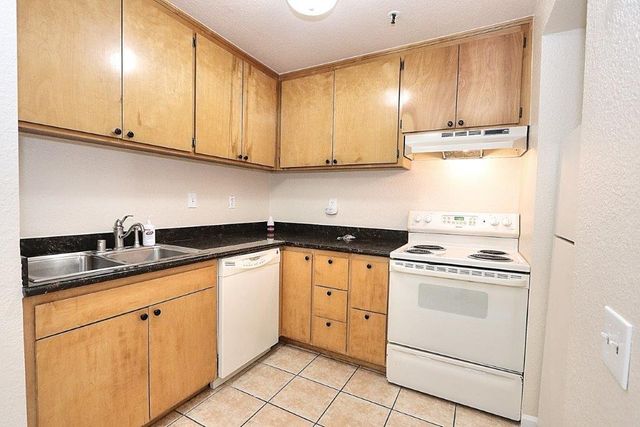 1019 Dornajo Way, Sacramento, CA 95825