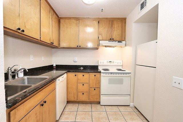 1019 Dornajo Way, Sacramento, CA 95825