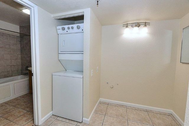 1019 Dornajo Way, Sacramento, CA 95825