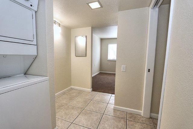 1019 Dornajo Way, Sacramento, CA 95825