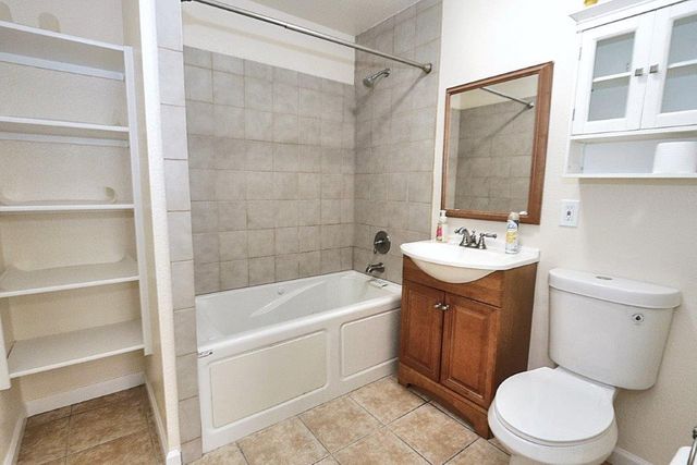 1019 Dornajo Way, Sacramento, CA 95825