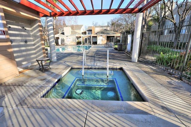 1019 Dornajo Way, Sacramento, CA 95825