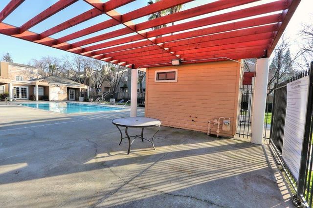 1019 Dornajo Way, Sacramento, CA 95825