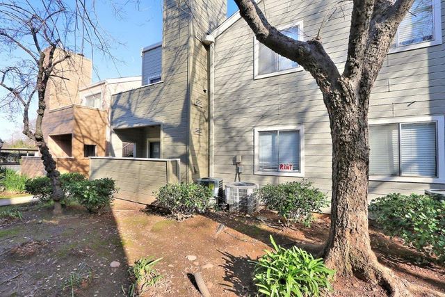 1019 Dornajo Way, Sacramento, CA 95825