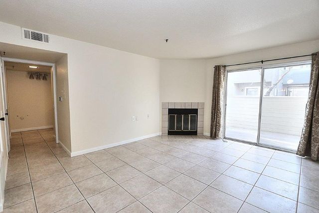 1019 Dornajo Way, Sacramento, CA 95825