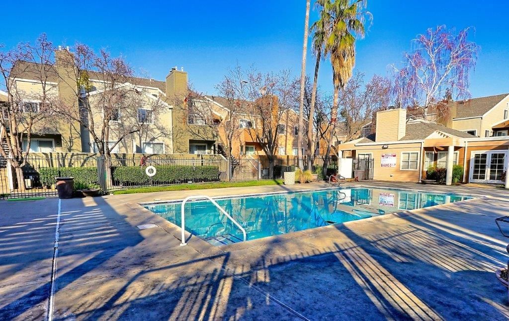 1019 Dornajo Way, Sacramento, CA 95825