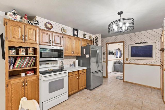 225 W BELL STREET, Neenah, WI 54956