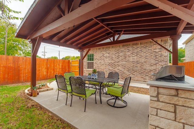 1501 Lakeview Drive, Grand Prairie, TX 75051
