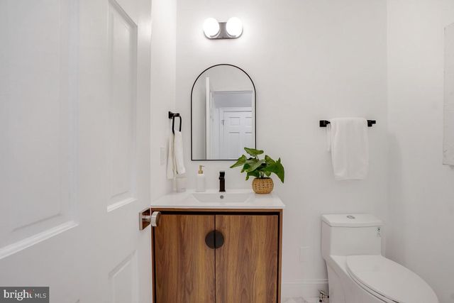 4512 VAN NESS ST NW, Washington, DC 20016